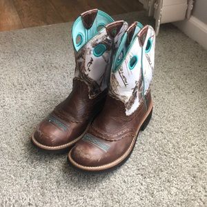 Ariat women’s cowboy boot, size 6